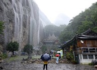 [영상] 폭우가 만든 전북 진안 마이산 기암절벽 폭포 